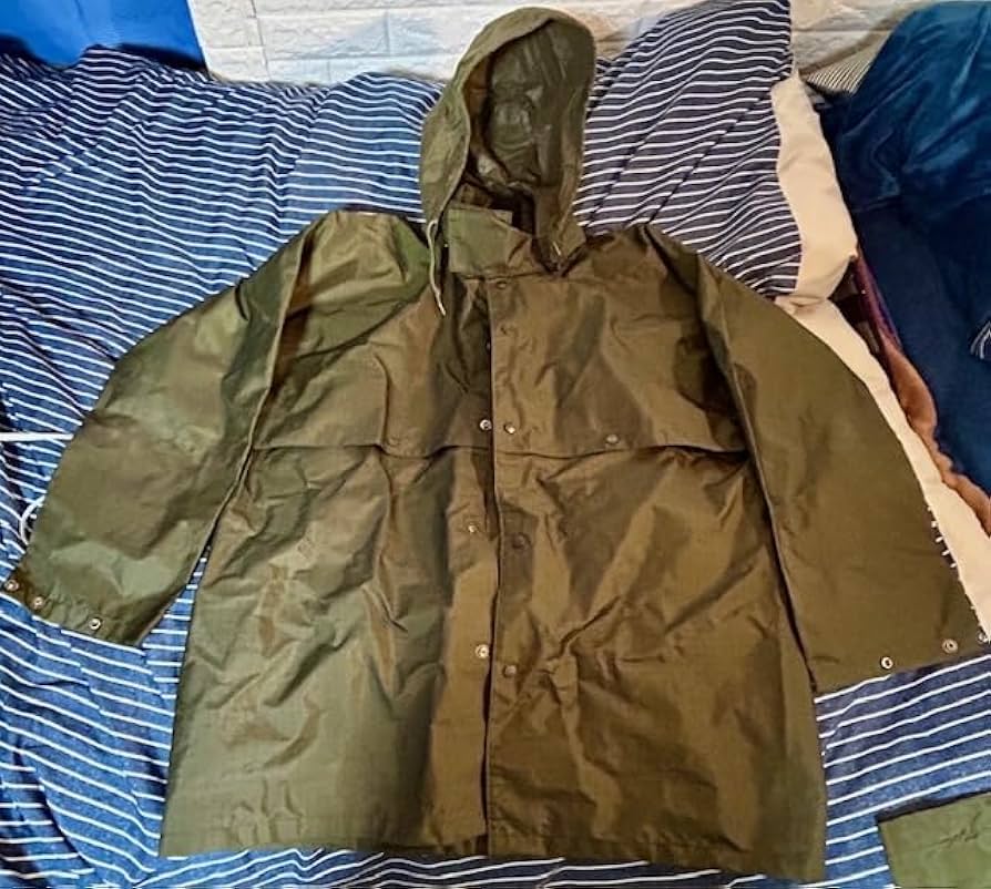 Amazon.co.jp: 陸上自衛隊 携帯雨具セパレーツ2形上下 ほぼ 長期